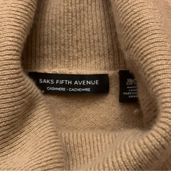 Saks Fifth Avenue Sweater Mens Size 2XL Turtleneck Pullover 100% Cashmere Beige - Picture 3 of 5